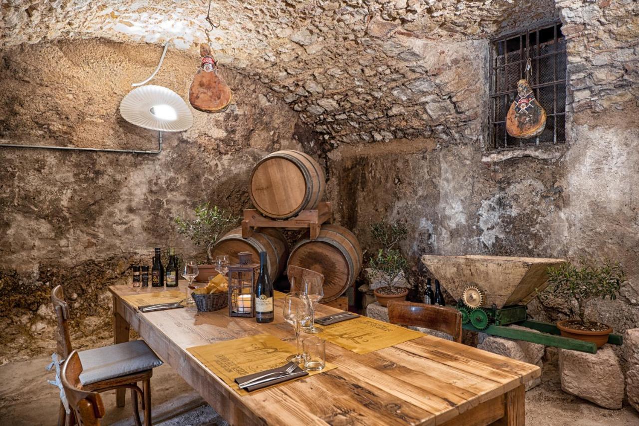 Locanda Dell'Oleificio Mezzane di Sotto Exterior foto